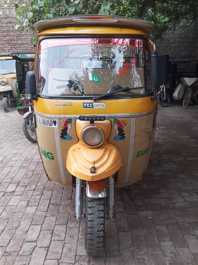 2023 Model CNG Rickshaw 9 seat Tez Raftar