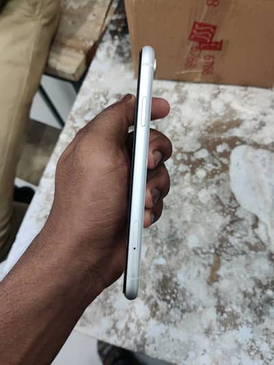 Apple iPhone XR