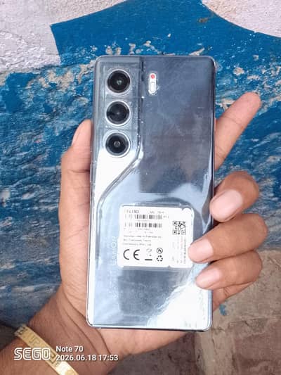 Tecno CAMON 40 Pro