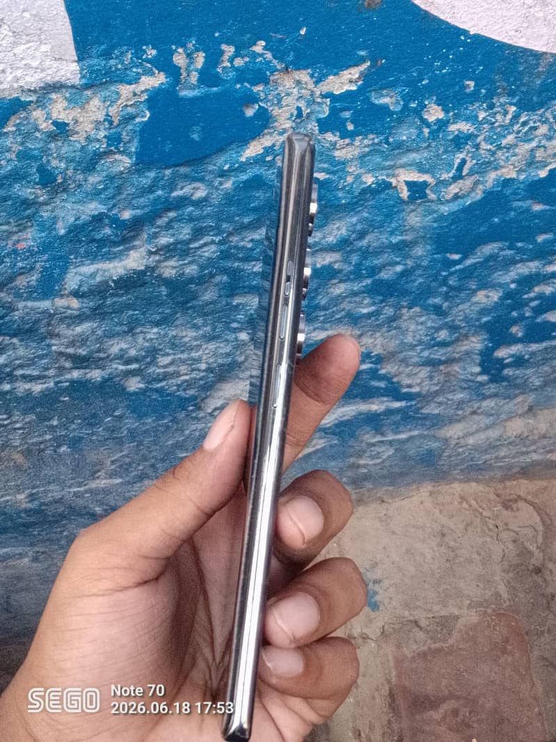 Tecno CAMON 40 Pro 4