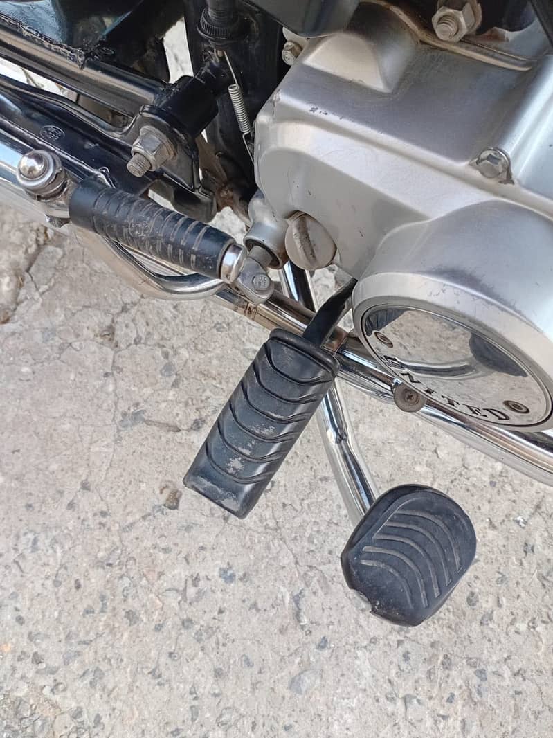United 70cc 14