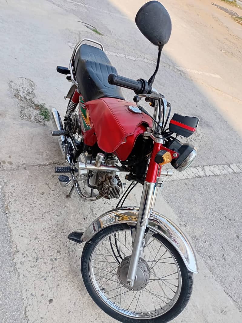 United 70cc 15