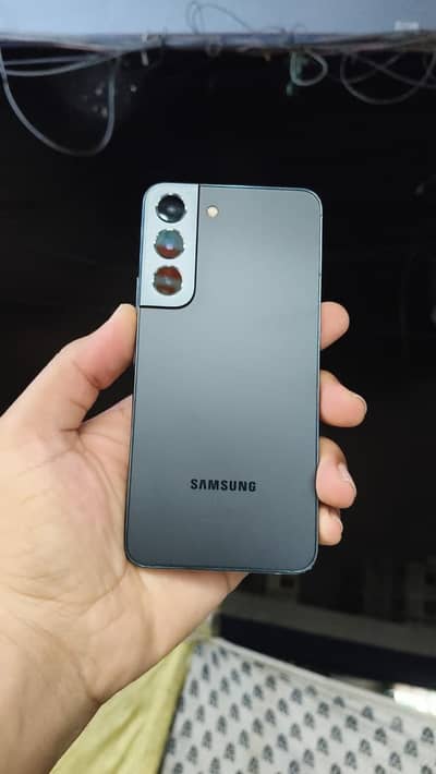 Samsung Galaxy S22 Non-PTA 8GB RAM 128GB Storage Excellent Condition