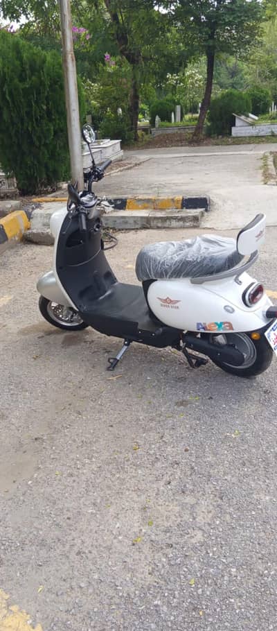 electric Scooty for sale model  Alexa 2025