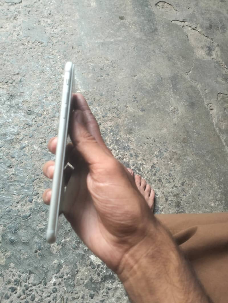 Apple iPhone 7 Plus 1