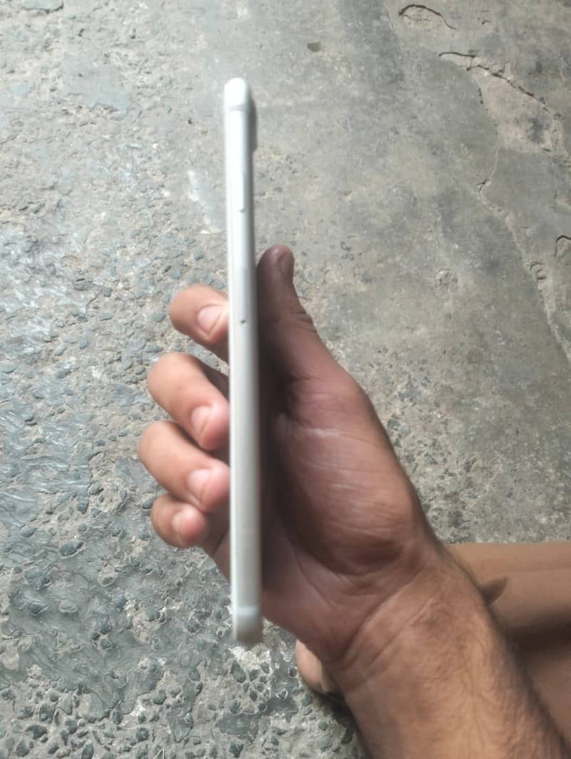 Apple iPhone 7 Plus 3