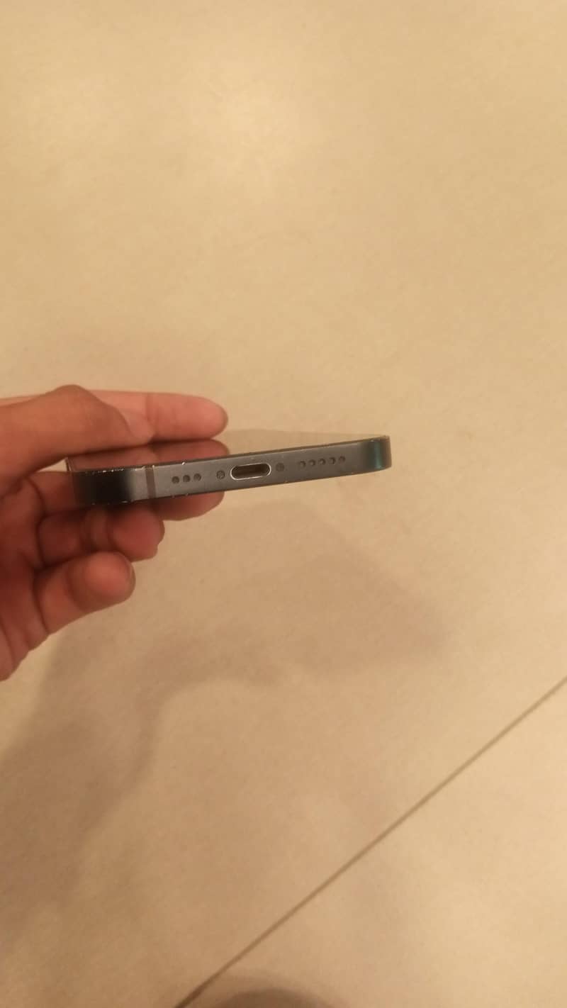 Apple iPhone 12 0