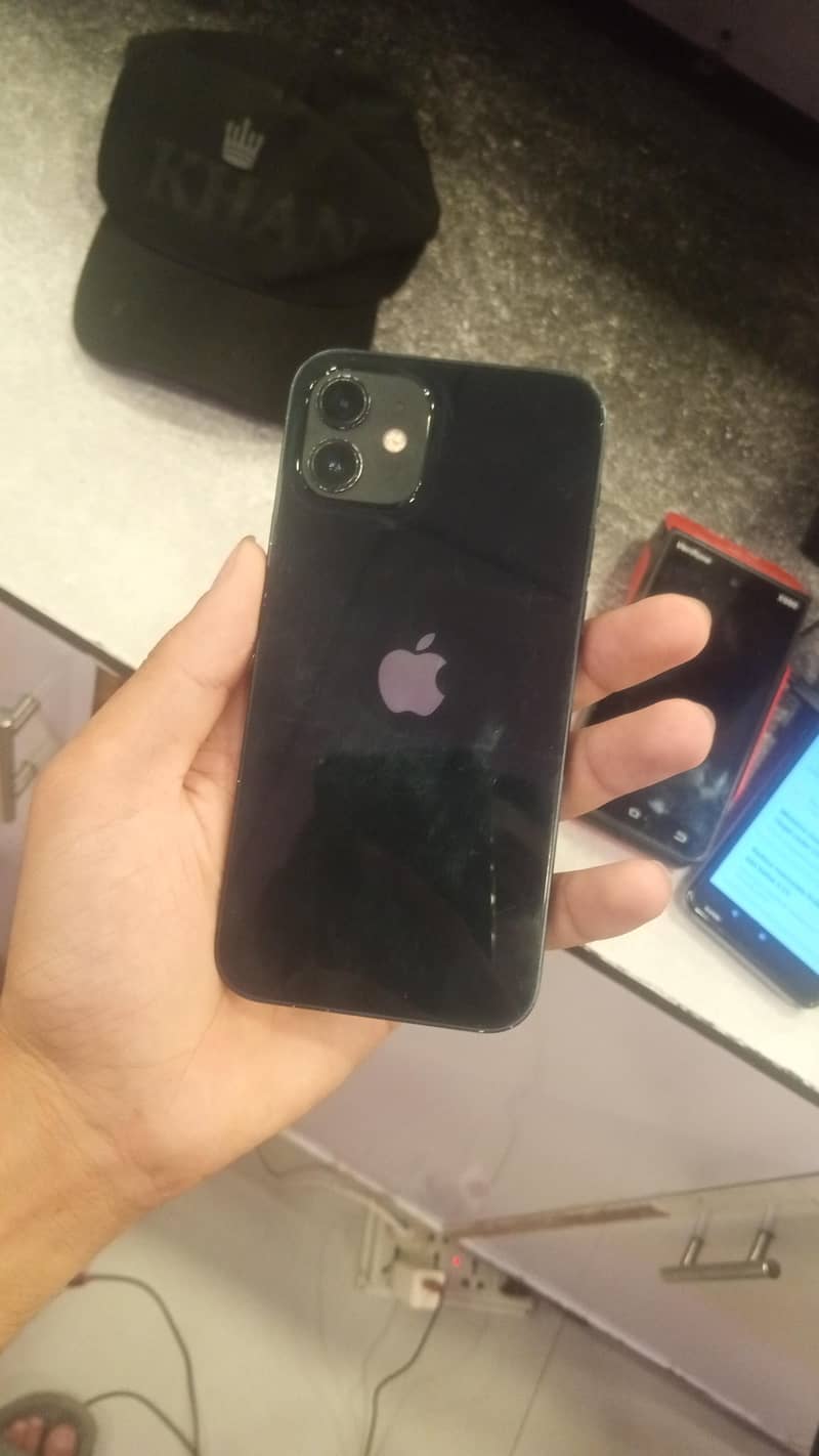 Apple iPhone 12 4