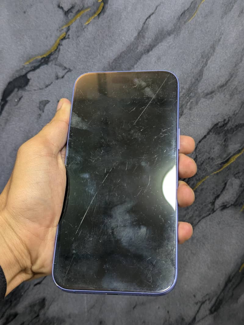 Apple iPhone 16 Plus 3