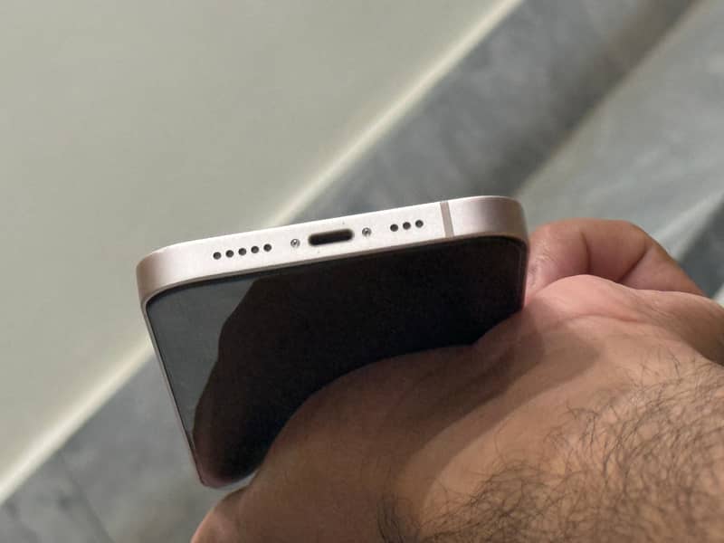 Apple iPhone 13 1