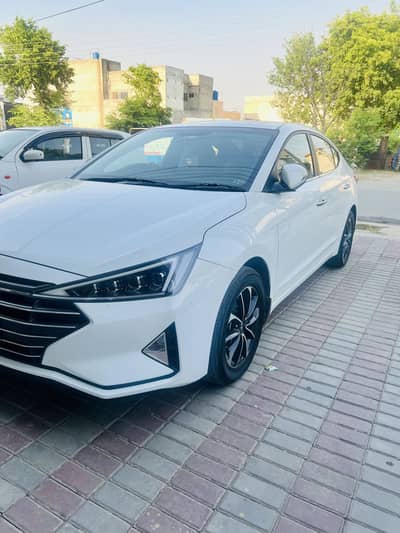 Hyundai Elantra 2025