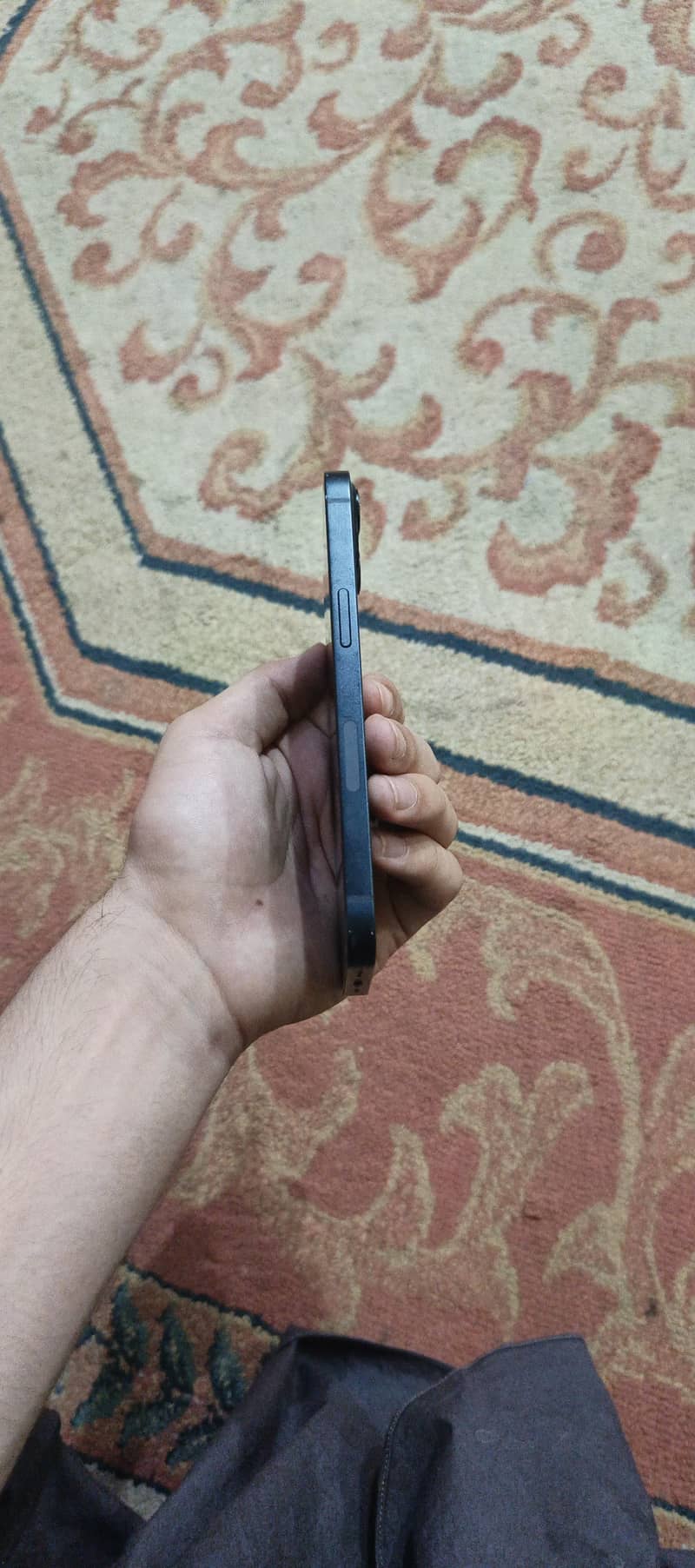 Apple iPhone 13 2