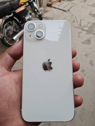 Apple iPhone 13