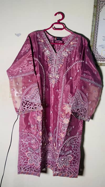 Women Fancy dresses Medium Size . Just 1 time wore