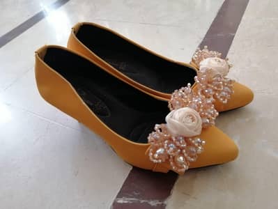 bridal kitten heel