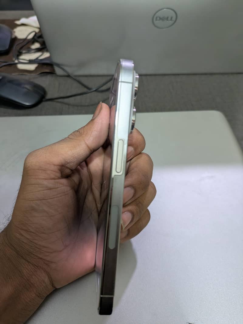 Apple iPhone 14 Pro 2