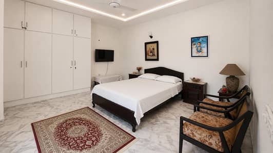 Safe & Independent Rooms for Professionals