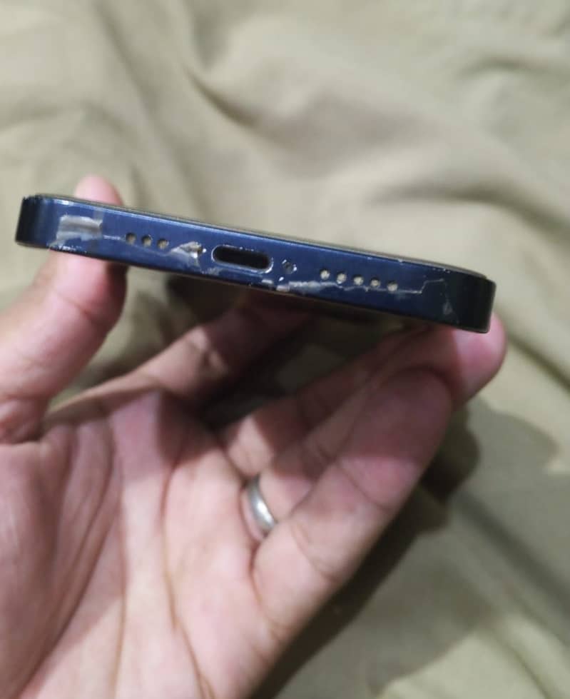 Apple iPhone 12 5