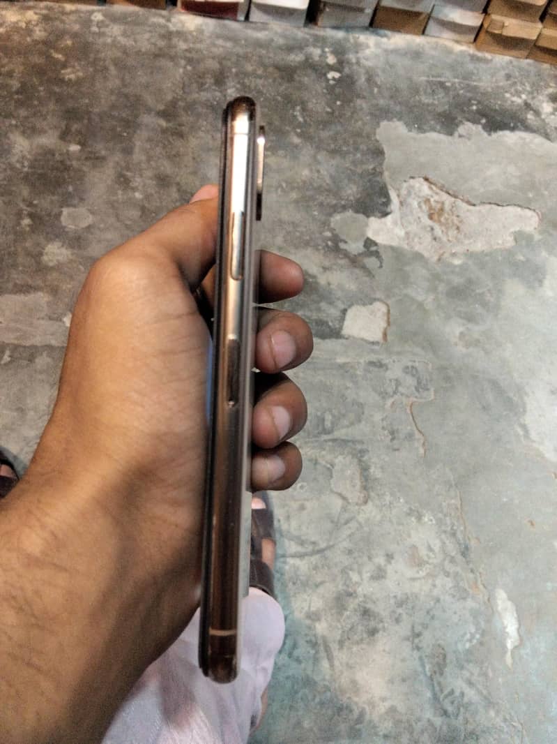 Apple iPhone X 1