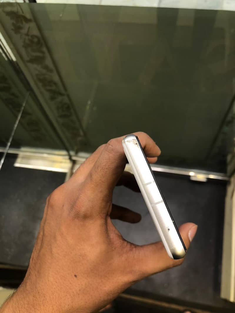 Google Pixel 7a 5