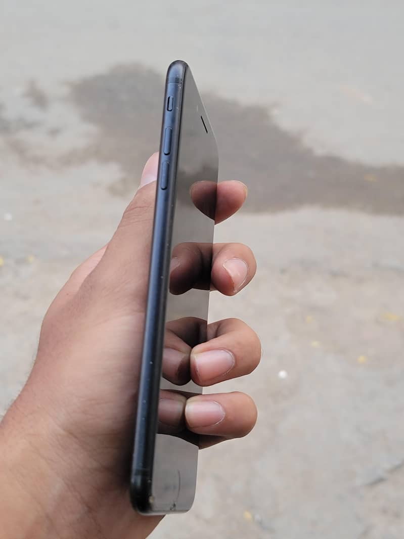 Apple iPhone 7 Plus 2