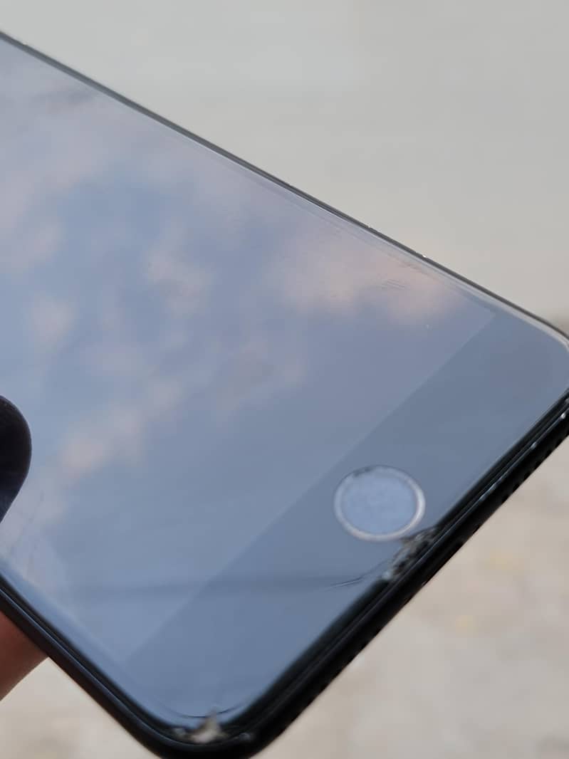 Apple iPhone 7 Plus 9