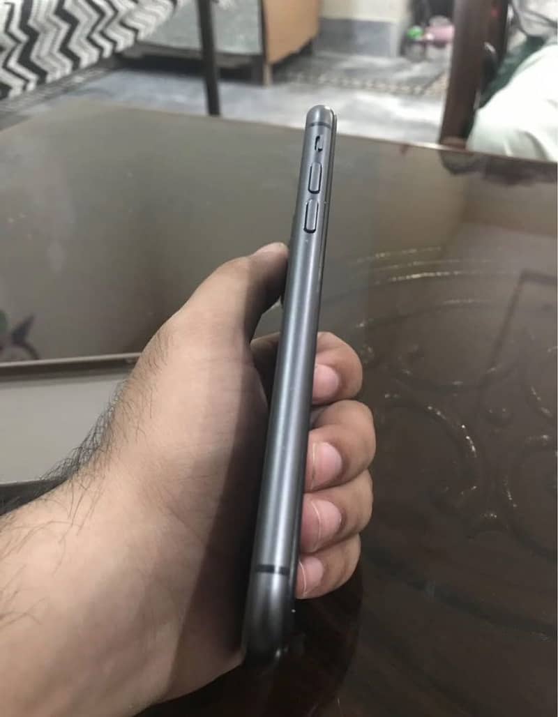 iPhone 11 3