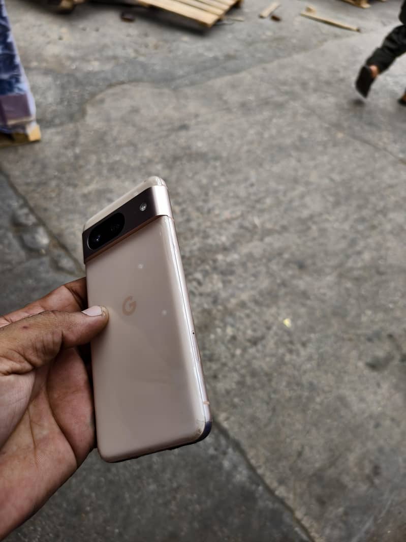 Google Pixel 8 1