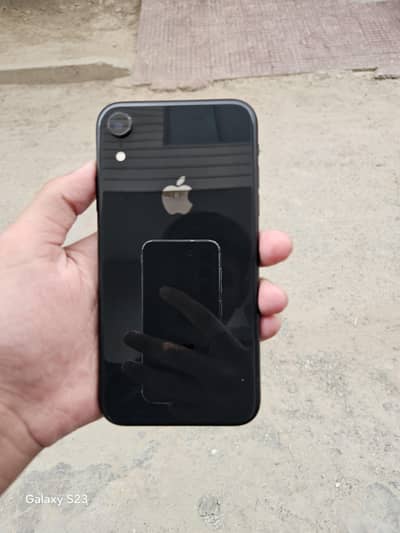 Apple iPhone XR 64 gb F. U  B. H 90