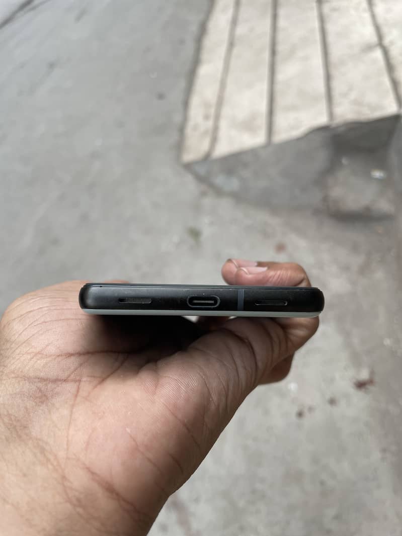 Google Pixel 6a 4