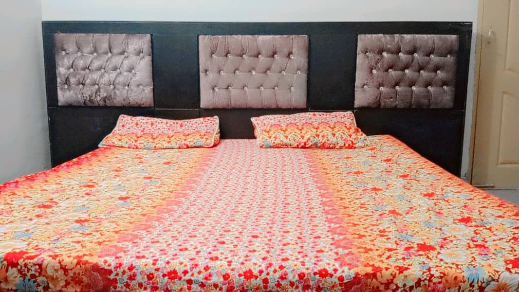 king size bed 0
