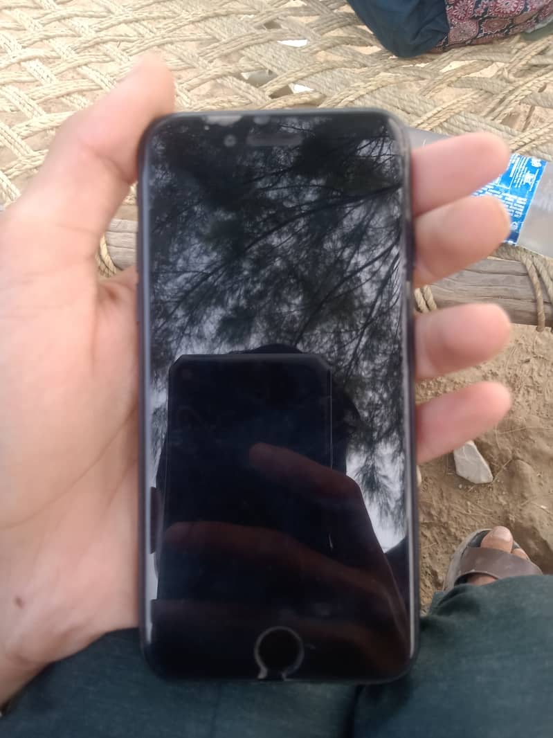 Apple iPhone 7 1