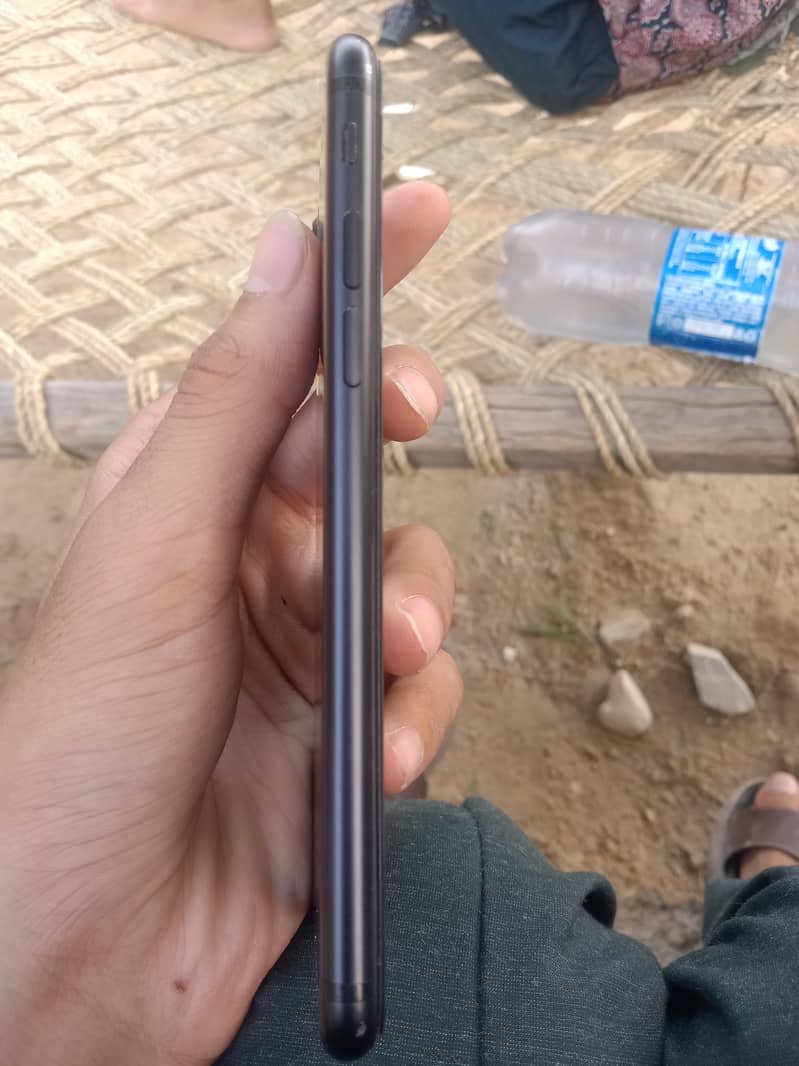 Apple iPhone 7 2