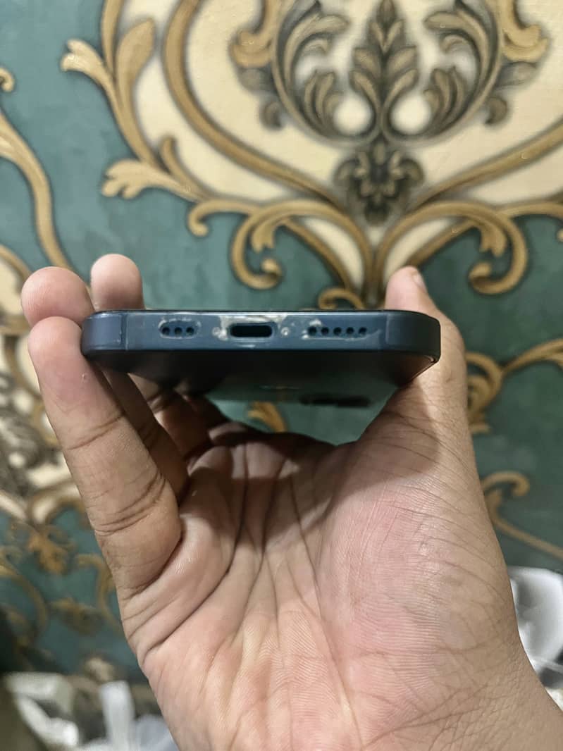 Apple iPhone 13 6