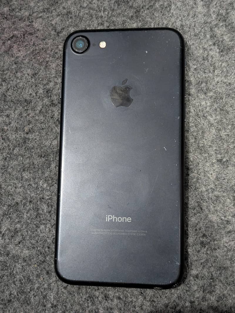 Apple iPhone 7 1