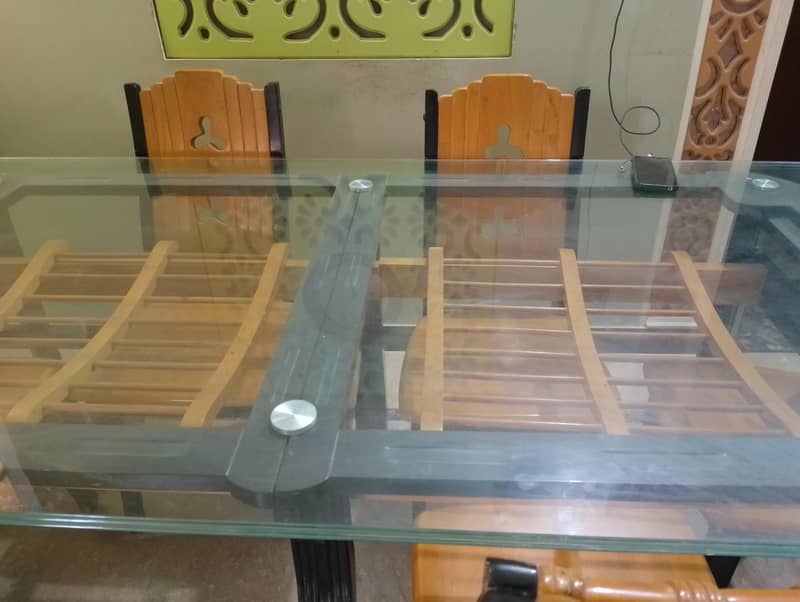 Dining table 0