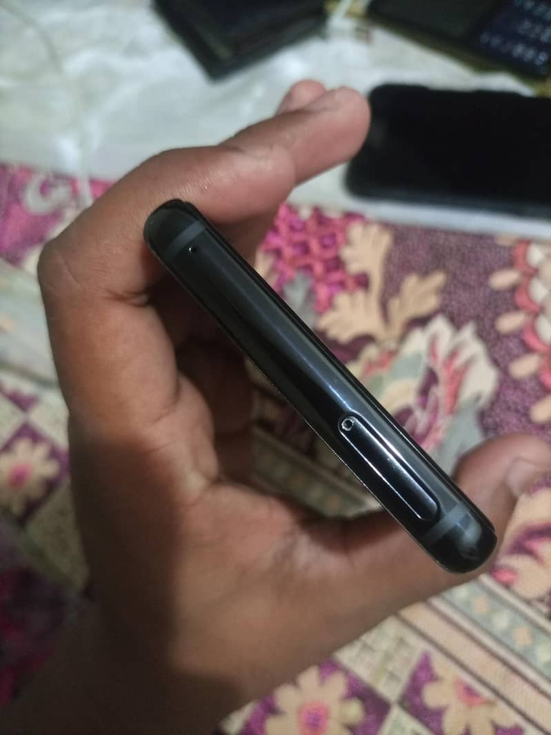 Samsung Mobile Note 8 3
