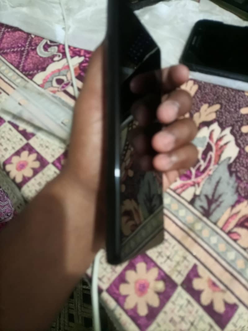 Samsung Mobile Note 8 4