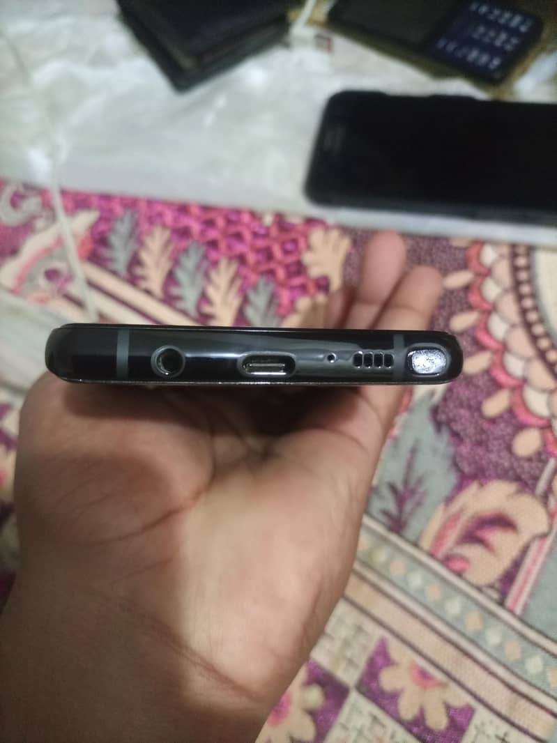 Samsung Mobile Note 8 6