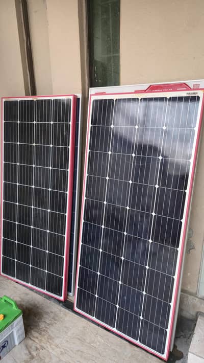 4 Solar Panels and Phoenix Battery For sale
