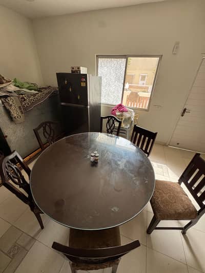 Dining table for home  Description