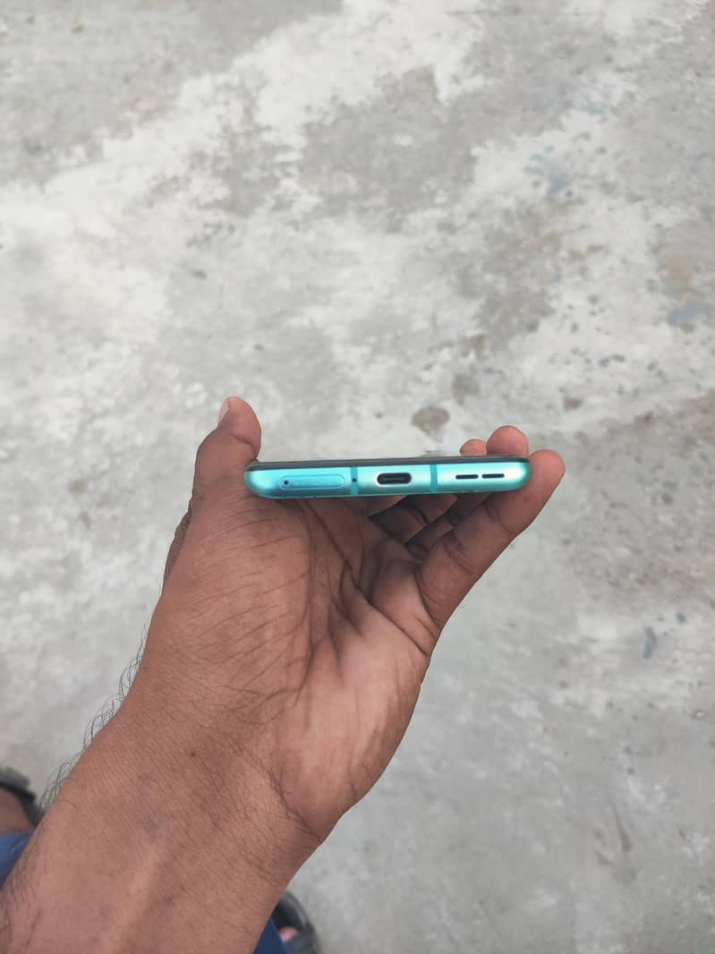 One Plus 8T 6