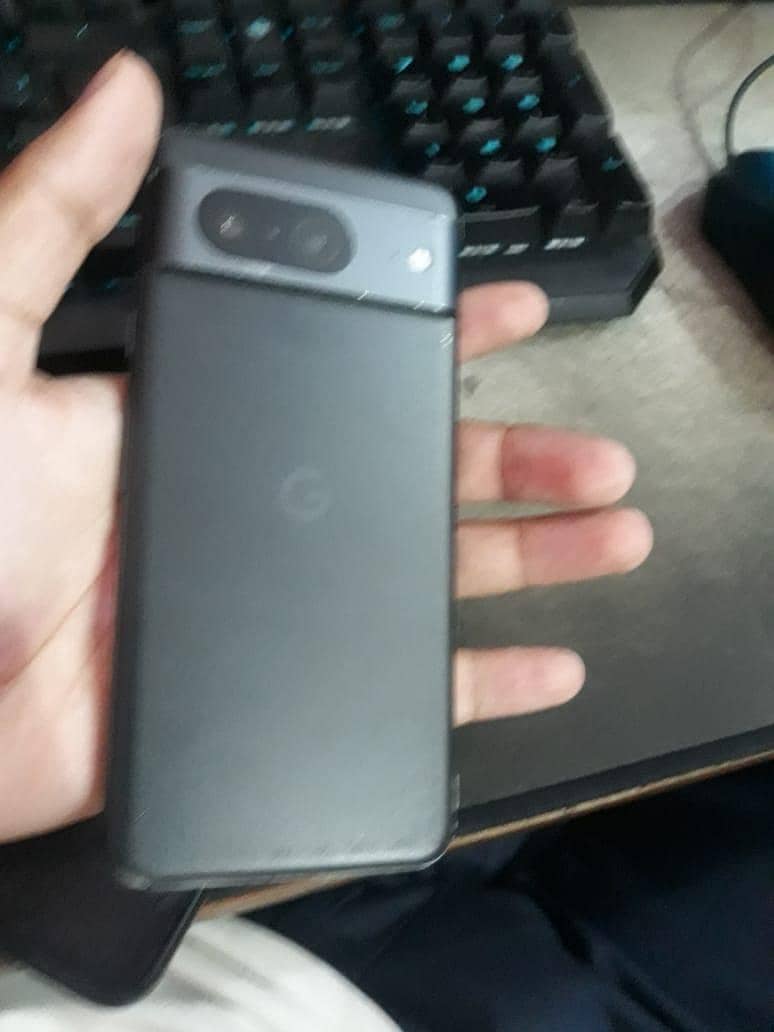 Google Pixel 8 3