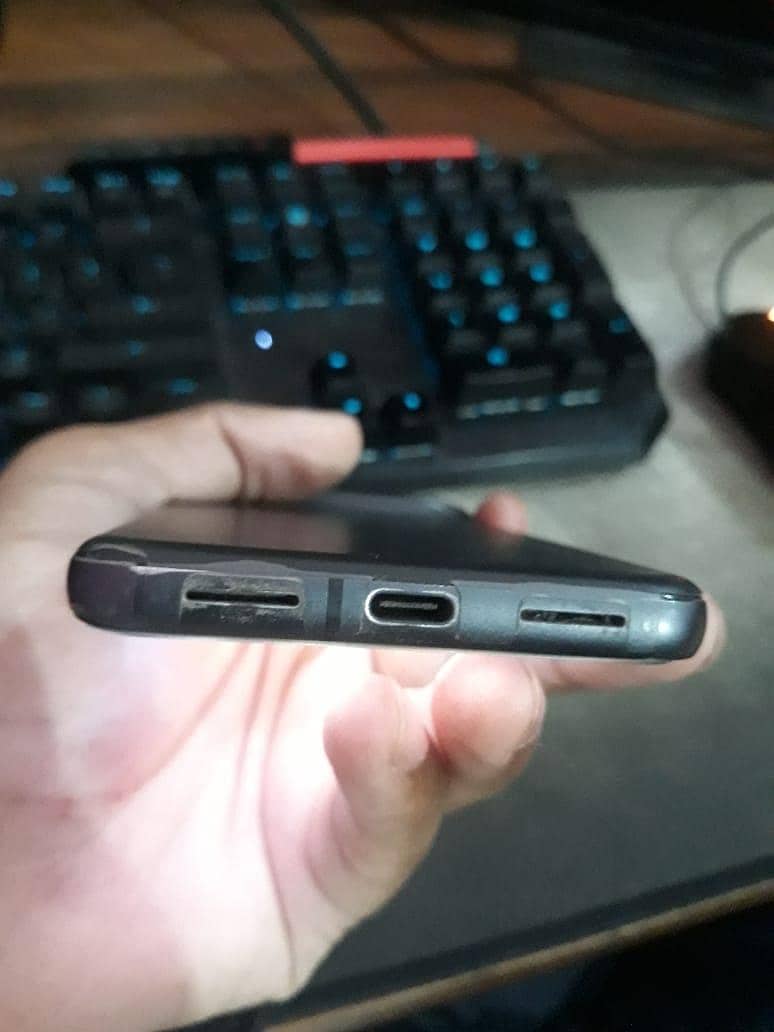 Google Pixel 8 4