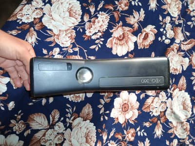 Xbox 360 1TB With Wireless Controller with Kinect