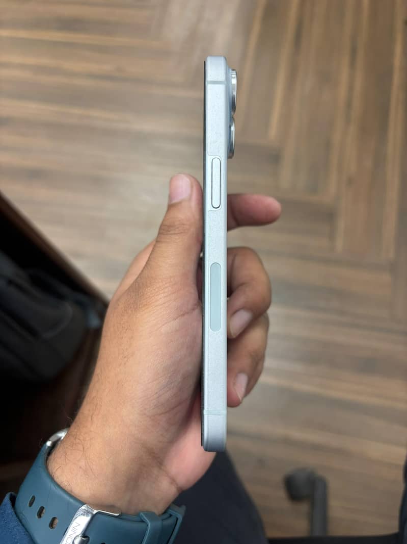 Apple iPhone 15 2