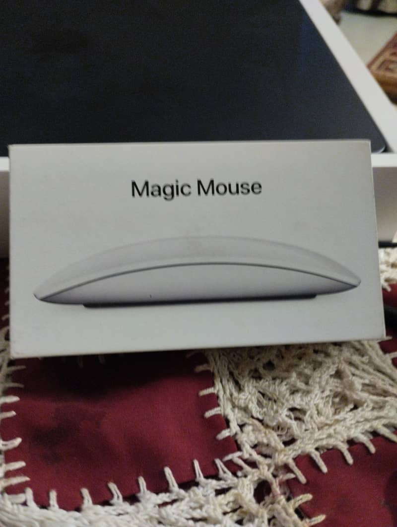 Apple Magic Mouse - White Multi touch Surface 0