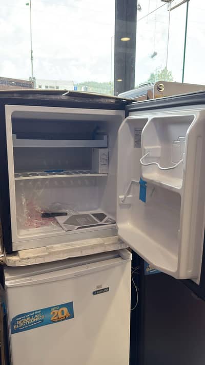Mini fridge