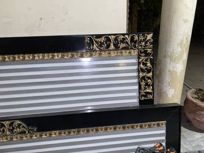 Wooden bed king size in good condition