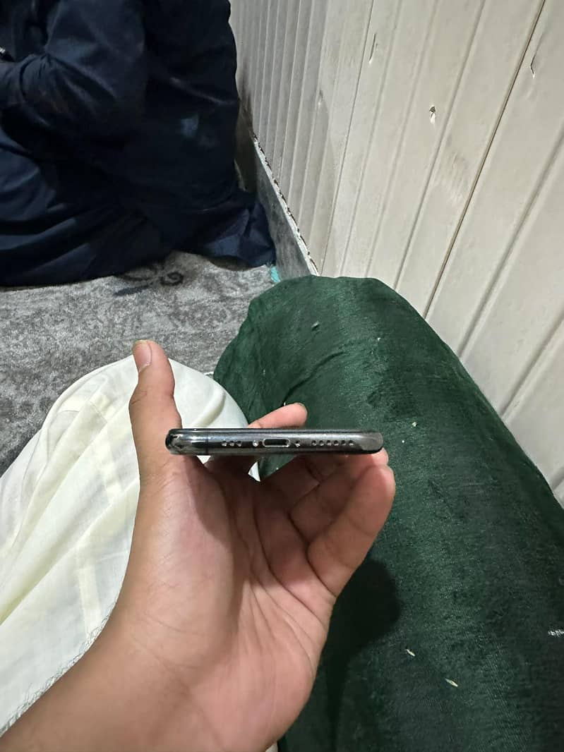 Apple iPhone X 2